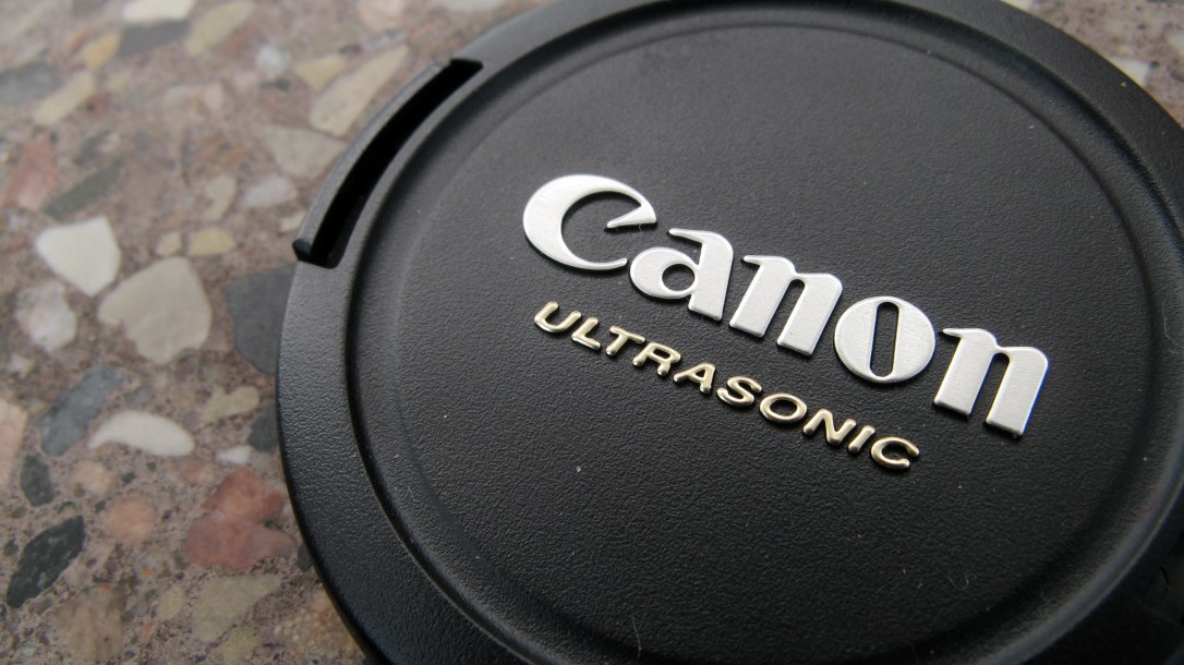 canon lens cap 