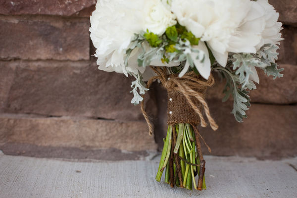 Burlap-wrapped Bouquet via Style Me Pretty