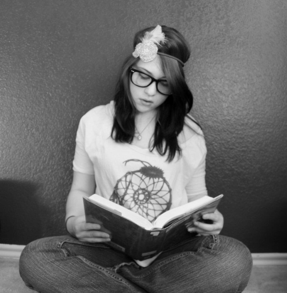 Kalie models Oaxacaborn feather headband