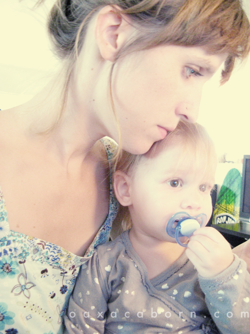 Mother and Daughter, photo via Oaxacaborn dot com