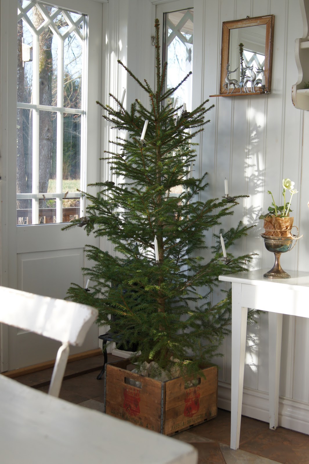 Scandinavian Christmas Tree via antlivinorregrd