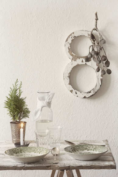 Christmas Table via La Petite Cusine, photo by Susanne Schanz