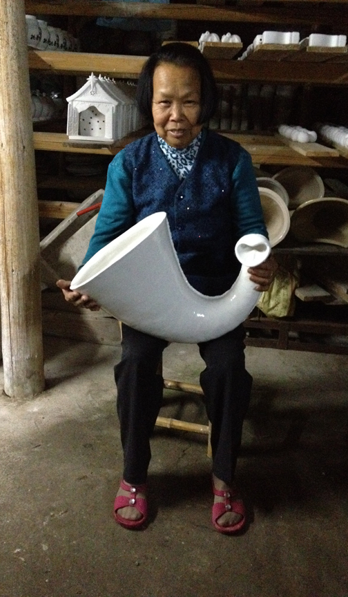 You Horn Analog iPod Speaker via Plumo