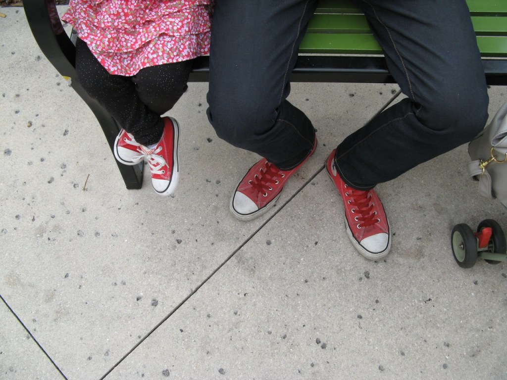kid and dad wearing matching Converse sneakers via Oaxacaborn
