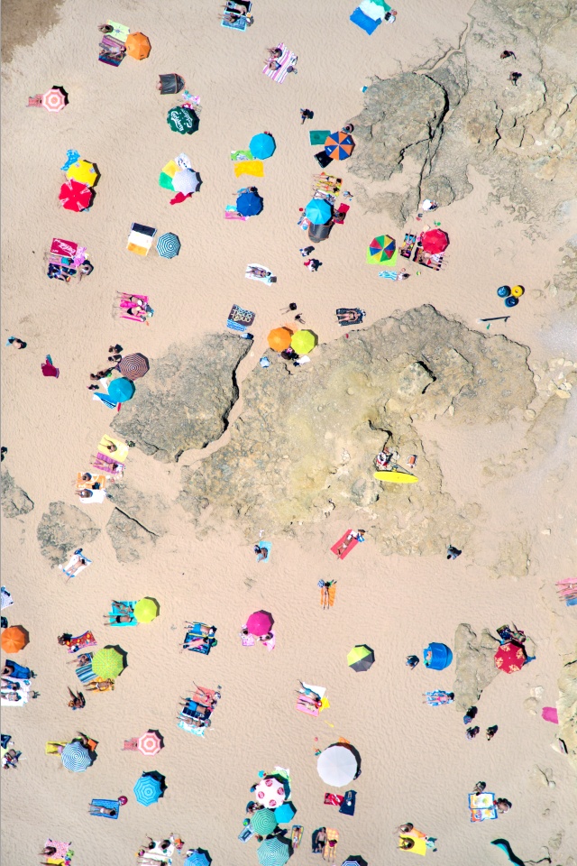 Gray Malin overhead photograph of beach | 10 Neon/Fluro Images for Summery Inspiration, a post on www.oaxacaborn.com