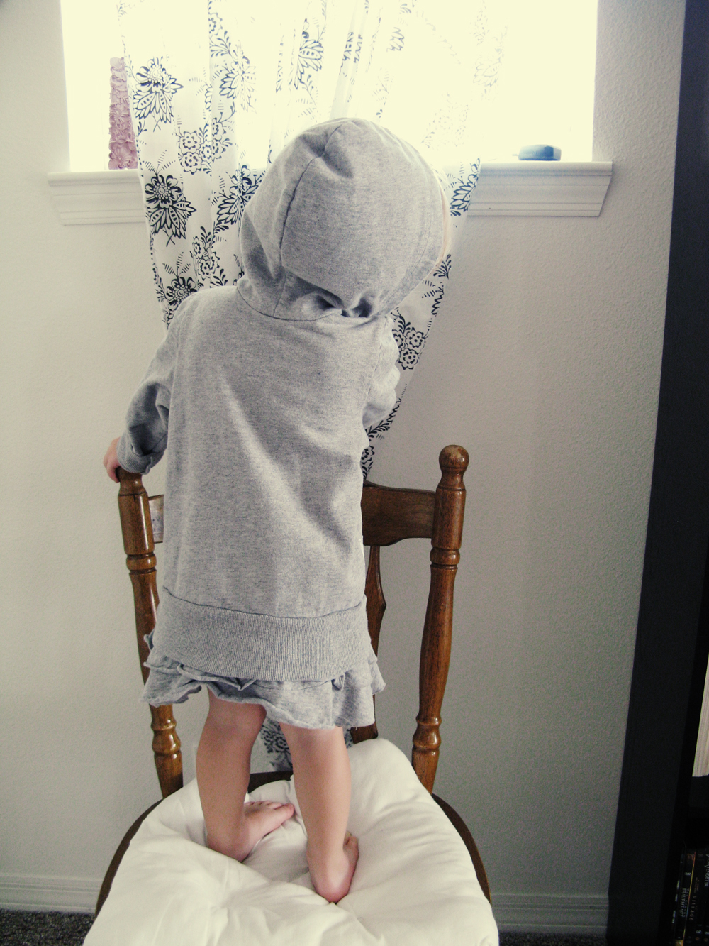  July 2013 - Aveline in Naartjie hoodie with waist ruffle and lace front