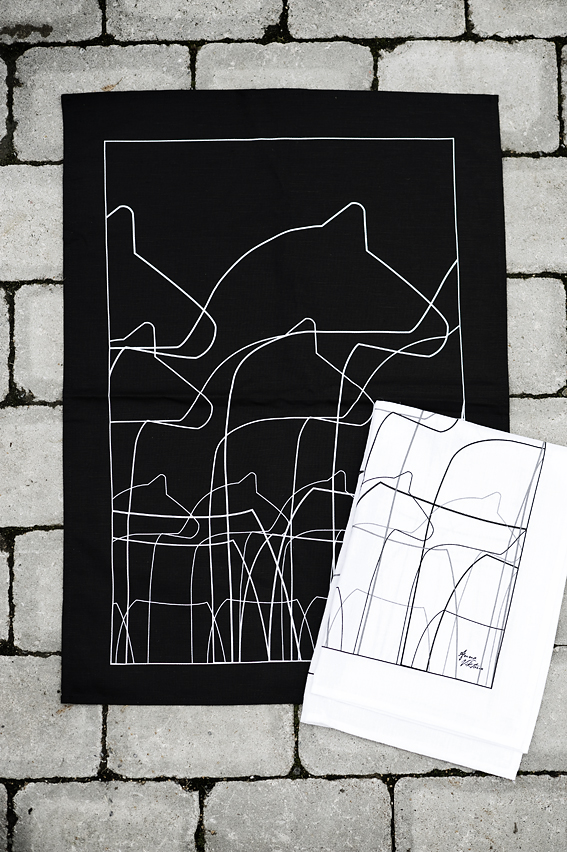 Anna Viktoria modern Dala horse tea towel via Kings of Sweden