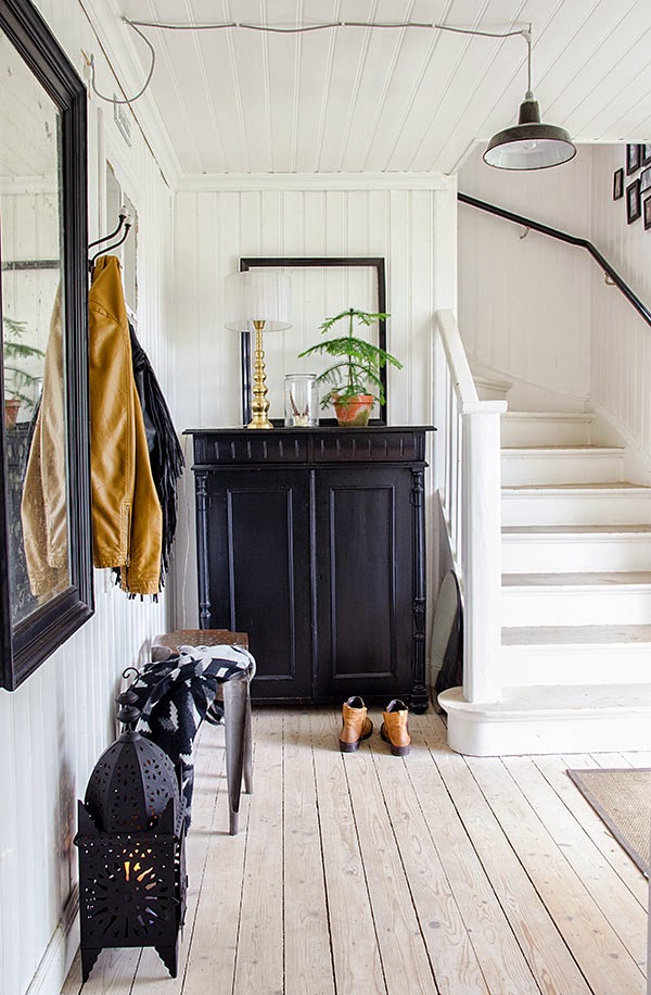 My Lovely Things on Oaxacaborn's MONDAY’S PRETTY THINGS :: Decorating with Christmas Tree Branches