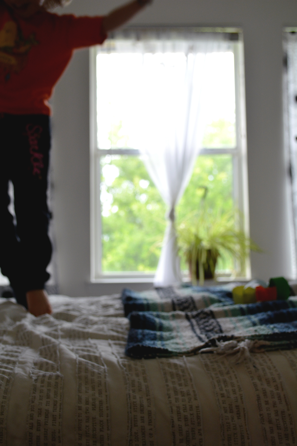 WEB_March_2015_Vertical_Bedroom_Oaxacaborn