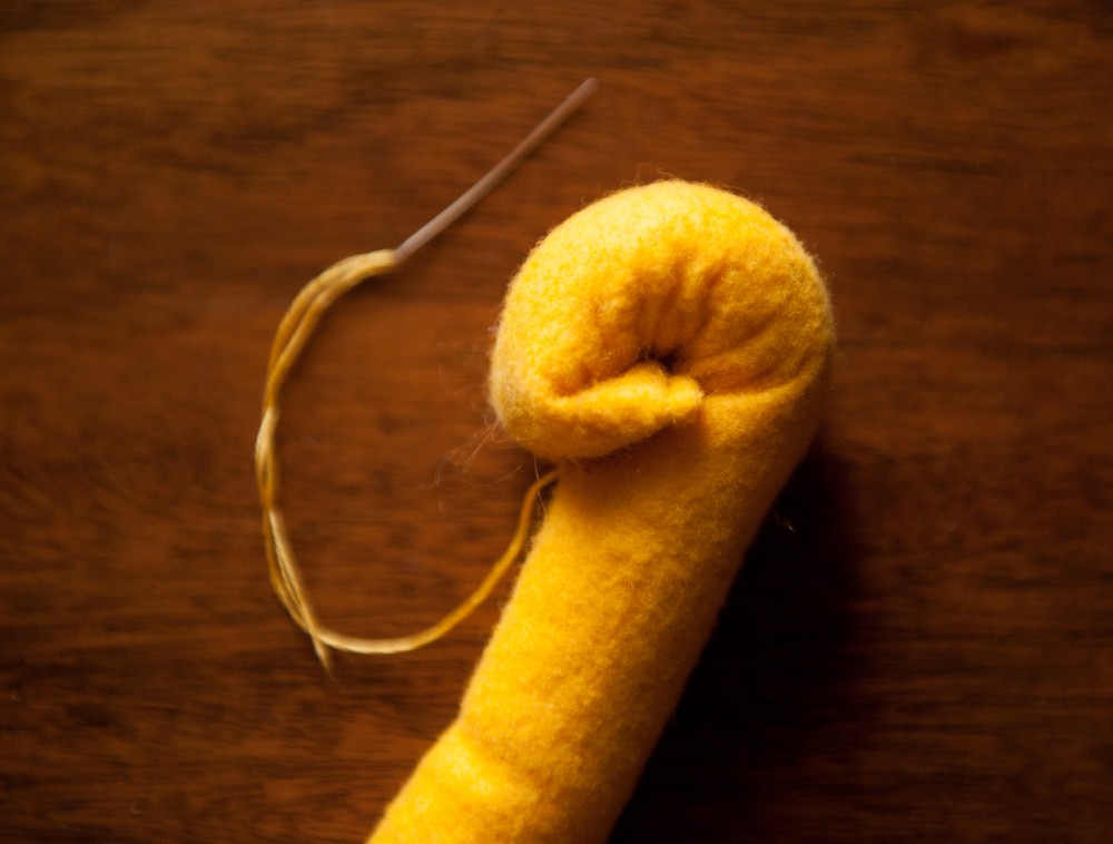 DIY Felt Food Tutorial for Swedish Lussekatter, by Linnea Farnsworth for the Oaxacaborn blog